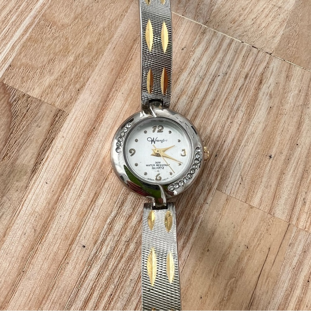 Wrangler ladies twin toned bracelet dress watch NEW BATTERY